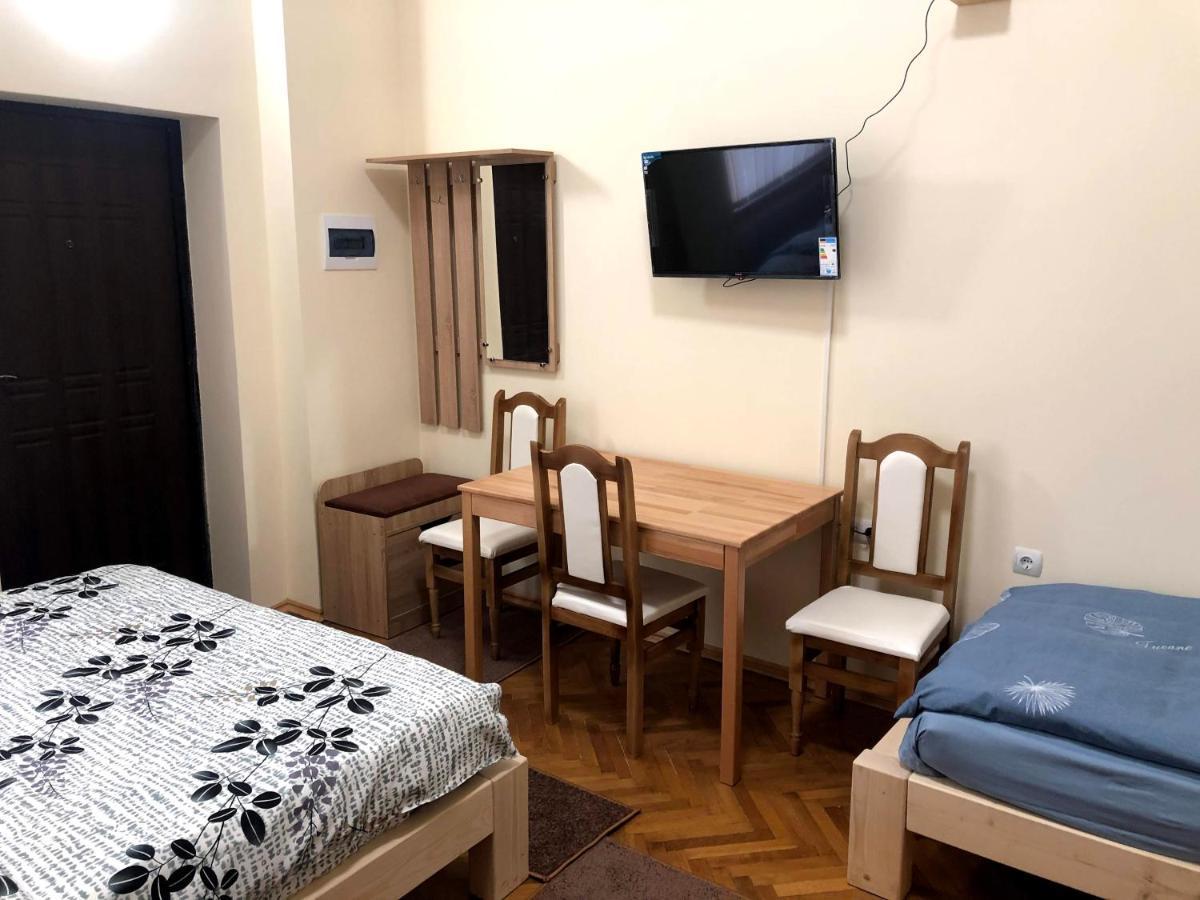 אוזהורוד Gil Apartments, Korzo 7,2 Centre מראה חיצוני תמונה