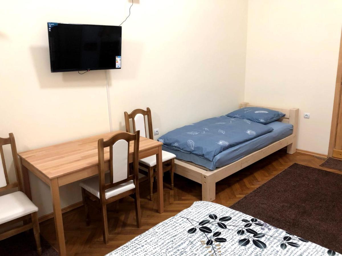 אוזהורוד Gil Apartments, Korzo 7,2 Centre מראה חיצוני תמונה